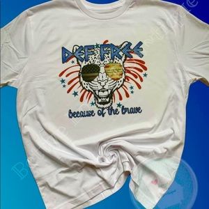 Brand New Def Free because of the brave “Def Leopard” Size Large T-Shirt